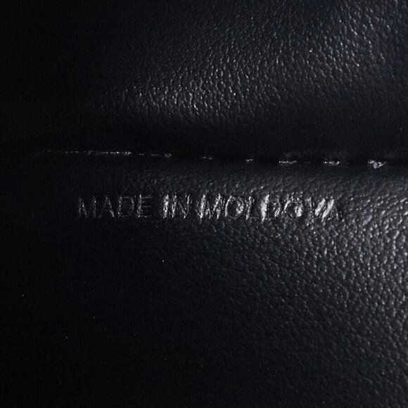 Burberry Black Pebbled Leather Lark TB Compact Wallet - Picture 10 of 11